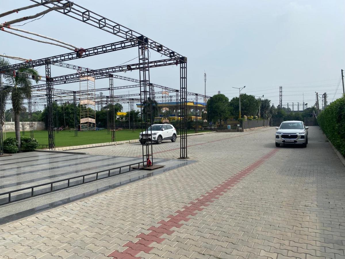 Grand Heritage Hotel & Resort Ludhiana Eksteriør billede